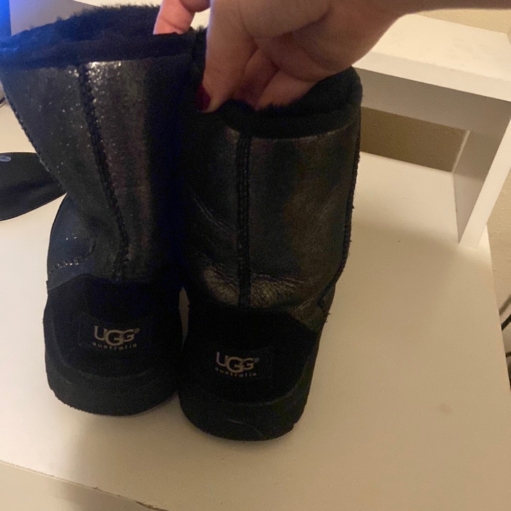 Black womans metallic Uggs